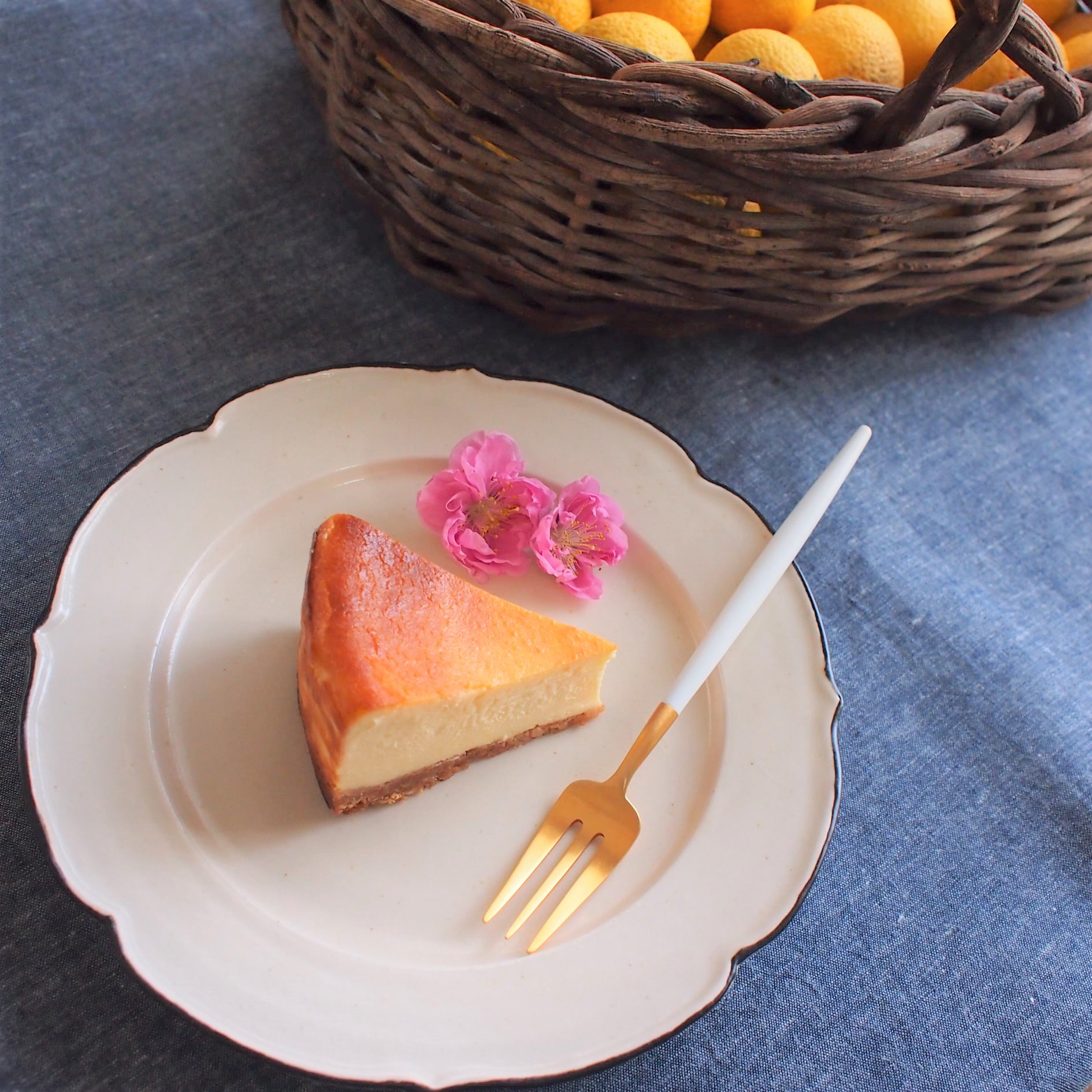 小夏のチーズケーキやじゃばらとレモンのシフォンもおススメです。