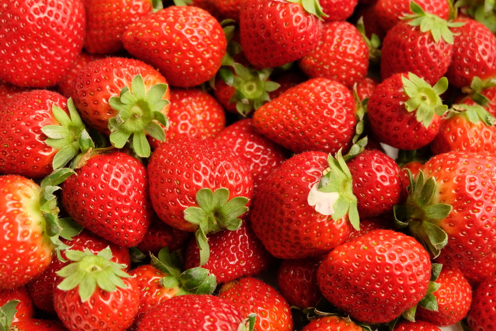 苺のお菓子が始まりました!バレンタインももうすぐ。